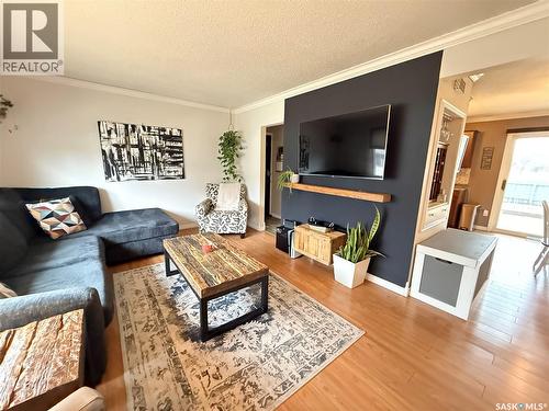 134 Perry Crescent, Estevan, SK - Indoor Photo Showing Living Room