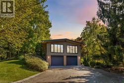 154 MIDDLETOWN Road Dundas, ON L9H 5E1
