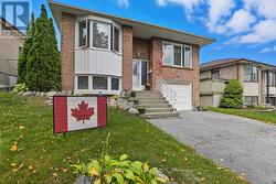 856 ROUNDELAY DRIVE  Oshawa (Mclaughlin), ON L1J 7T9