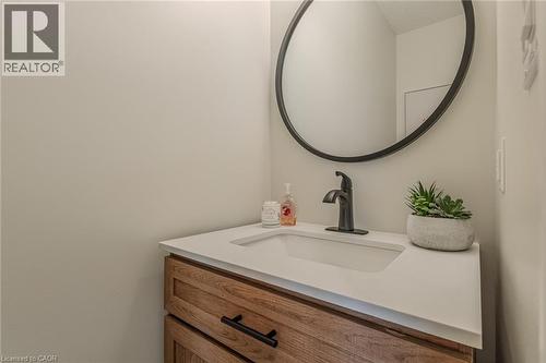 2 Sedge Avenue, Simcoe, ON - Indoor Photo Showing Bathroom