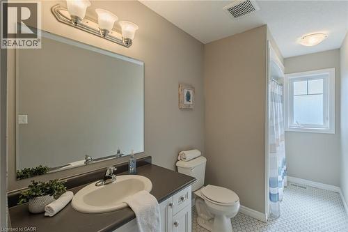 2 Sedge Avenue, Simcoe, ON - Indoor Photo Showing Bathroom