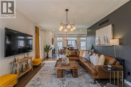2 Sedge Avenue, Simcoe, ON - Indoor Photo Showing Living Room