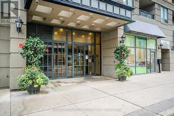 1004 - 140 SIMCOE STREET  Toronto, ON M5H 4E9