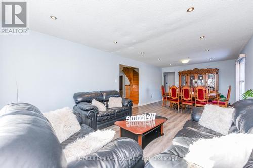 2291 Marzipan Court, Mississauga, ON - Indoor Photo Showing Living Room