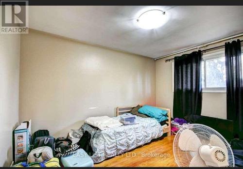 138 Rifle Range Road, Hamilton, ON - Indoor Photo Showing Bedroom