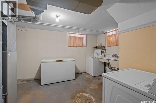 332 11Th Street E, Prince Albert, SK - Indoor Photo Showing Laundry Room