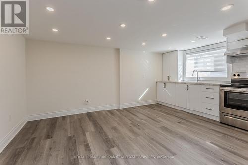194 Crockett Street, Hamilton, ON - Indoor Photo Showing Kitchen