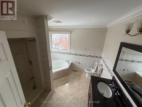 1622 Bristol Road W, Mississauga, ON - Indoor Photo Showing Bathroom