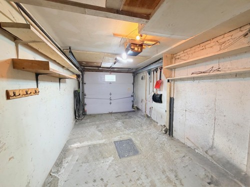 Garage - 4455 Rue Jolicoeur, Dollard-Des-Ormeaux, QC - Indoor Photo Showing Garage