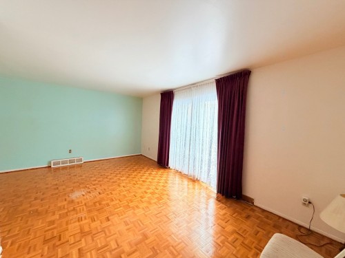 Salon - 4455 Rue Jolicoeur, Dollard-Des-Ormeaux, QC - Indoor Photo Showing Other Room