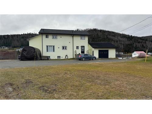 - Des Loisirs, Lac Baker, NB 