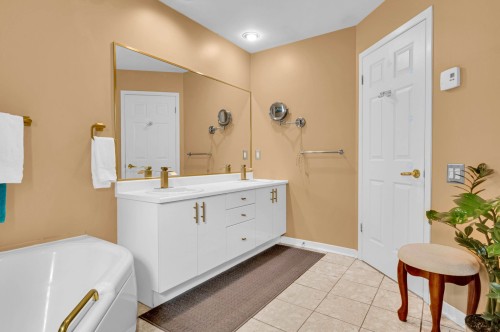 Salle de bains - 374 Boul. De La Salette, Saint-Jérôme, QC - Indoor Photo Showing Bathroom