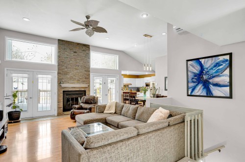 Salon - 374 Boul. De La Salette, Saint-Jérôme, QC - Indoor Photo Showing Living Room With Fireplace
