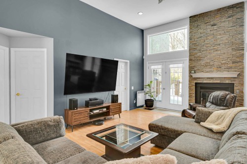 Salon - 374 Boul. De La Salette, Saint-Jérôme, QC - Indoor Photo Showing Living Room With Fireplace