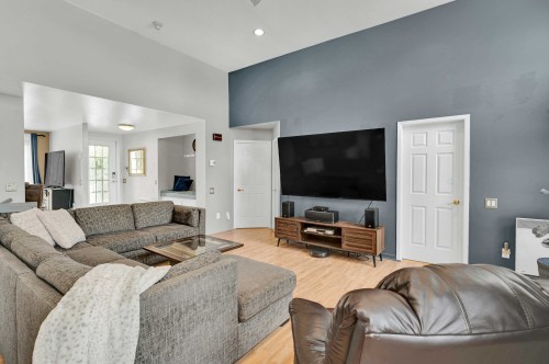 Salon - 374 Boul. De La Salette, Saint-Jérôme, QC - Indoor Photo Showing Living Room