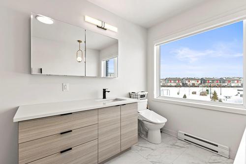 Salle de bains - 71 Rue De Ronsard, Saint-Constant, QC - Indoor Photo Showing Bathroom