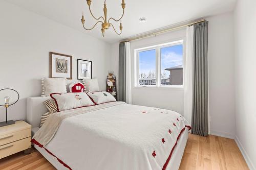 Chambre à coucher - 71 Rue De Ronsard, Saint-Constant, QC - Indoor Photo Showing Bedroom