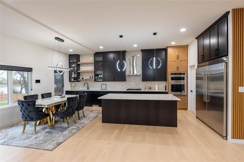 212 River Trail Dr, West St Paul, MB 