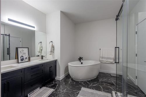 212 River Trail Dr, West St Paul, MB 