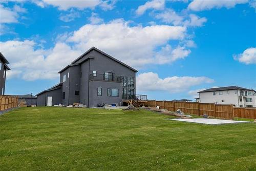 212 River Trail Dr, West St Paul, MB 