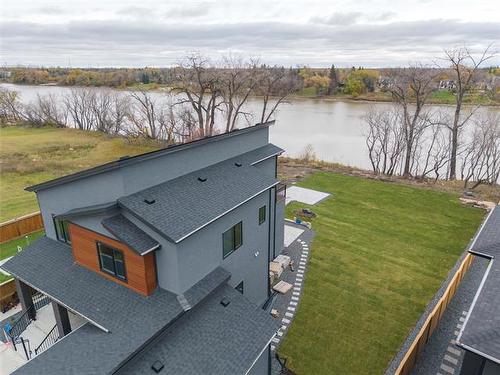 212 River Trail Dr, West St Paul, MB 