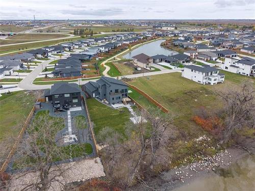 212 River Trail Dr, West St Paul, MB 