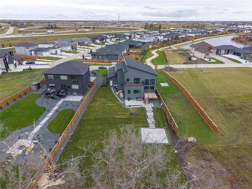 212 River Trail Dr, West St Paul, MB 