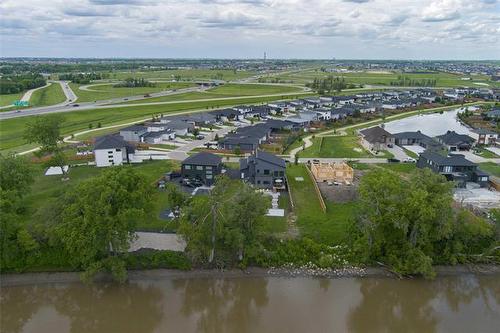 212 River Trail Dr, West St Paul, MB 