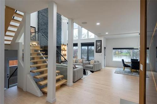 212 River Trail Dr, West St Paul, MB 