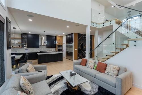 212 River Trail Dr, West St Paul, MB 