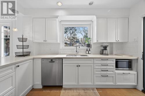 9 Ashton Manor, Toronto, ON - Indoor Photo Showing Kitchen