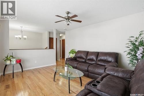 46 Lyons Street, Regina, SK - Indoor Photo Showing Living Room
