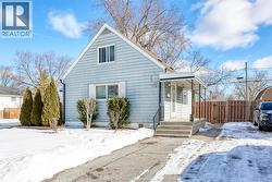 1402 TOURANGEAU  Windsor, ON N8Y 4J2