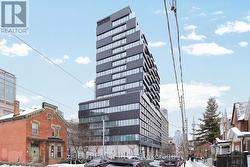 519 - 195 MCCAUL STREET  Toronto, ON M5T 1W6