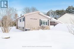 2263 25TH SIDE ROAD  Innisfil, ON L9S 2E5