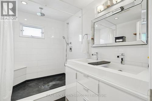 2055 Embleton Road, Brampton, ON - Indoor Photo Showing Bathroom