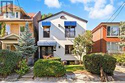 192 PACIFIC AVENUE  Toronto, ON M6P 2P5