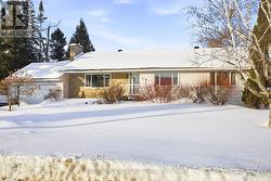 49 INVERNESS AVENUE  Ottawa, ON K2E 6N6