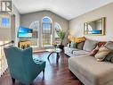 865 Canada Drive, Fort Erie (Lakeshore), ON  - Indoor Photo Showing Living Room 