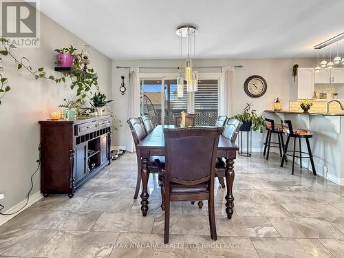 865 Canada Drive, Fort Erie (Lakeshore), ON - Indoor Photo Showing Dining Room