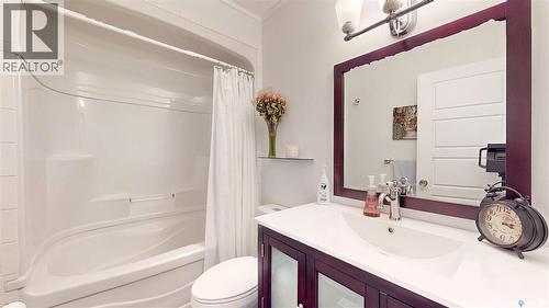 29 Latta Street, Regina, SK - Indoor Photo Showing Bathroom