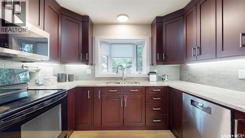 29 Latta Street, Regina, SK - Indoor Photo Showing Kitchen With Upgraded Kitchen