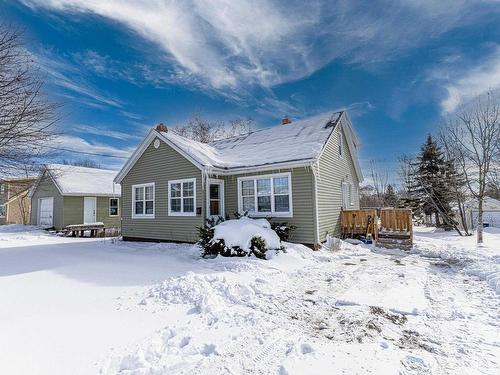 32 CONFEDERATION Street  Charlottetown, PE C1A 5V4