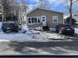 24 Rosemount Drive  Sydney, NS B1S 1W5
