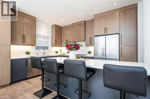 351 Chokecherry Crescent, Waterloo, ON - Indoor Photo Showing Kitchen With Upgraded Kitchen