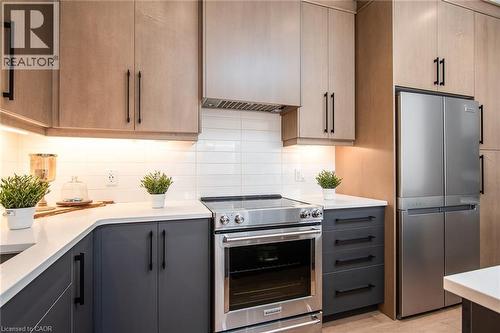 351 Chokecherry Crescent, Waterloo, ON - Indoor Photo Showing Kitchen With Upgraded Kitchen