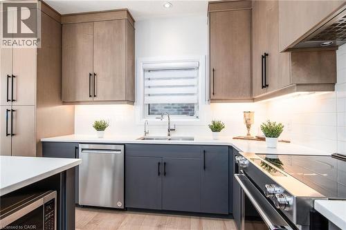 351 Chokecherry Crescent, Waterloo, ON - Indoor Photo Showing Kitchen With Double Sink With Upgraded Kitchen