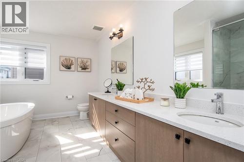 351 Chokecherry Crescent, Waterloo, ON - Indoor Photo Showing Bathroom