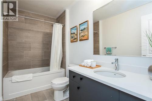 351 Chokecherry Crescent, Waterloo, ON - Indoor Photo Showing Bathroom