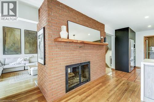 9 Foresthill Crescent, Fonthill, ON - Indoor Photo Showing Living Room With Fireplace